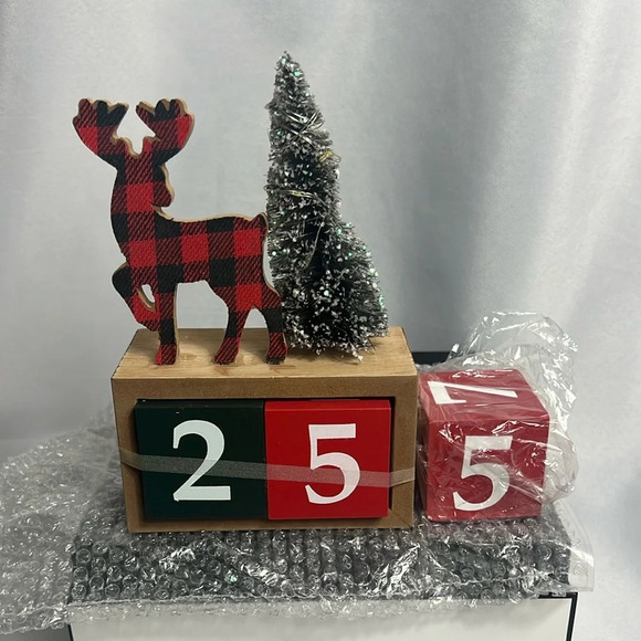 Plaid Elk and Tree Holiday Decor Brand New - Picture 2 of 13